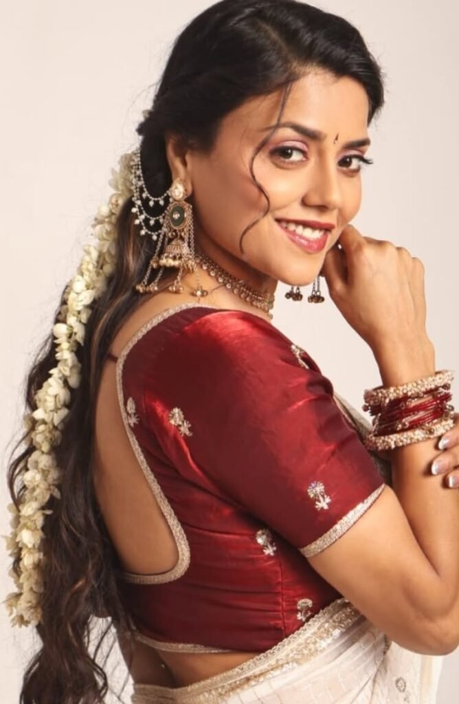 Komal Rani Swarnkar Biography: Age, Family, Career, Roopa, Instagram and Everything You Need to Know 14 1000387009