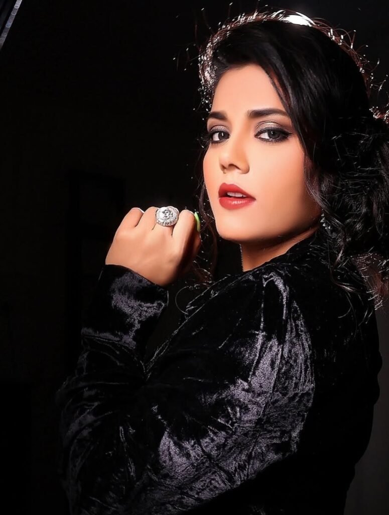 Komal Rani Swarnkar Biography: Age, Family, Career, Roopa, Instagram and Everything You Need to Know 10 1000387015