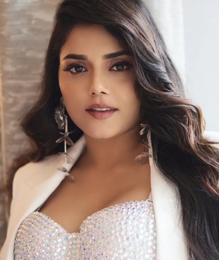 Komal Rani Swarnkar Biography: Age, Family, Career, Roopa, Instagram and Everything You Need to Know 5 1000387025